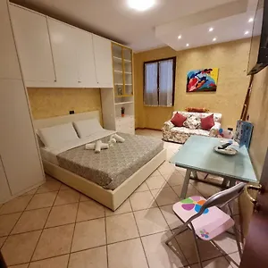 Valentino House , Sirmione Italia